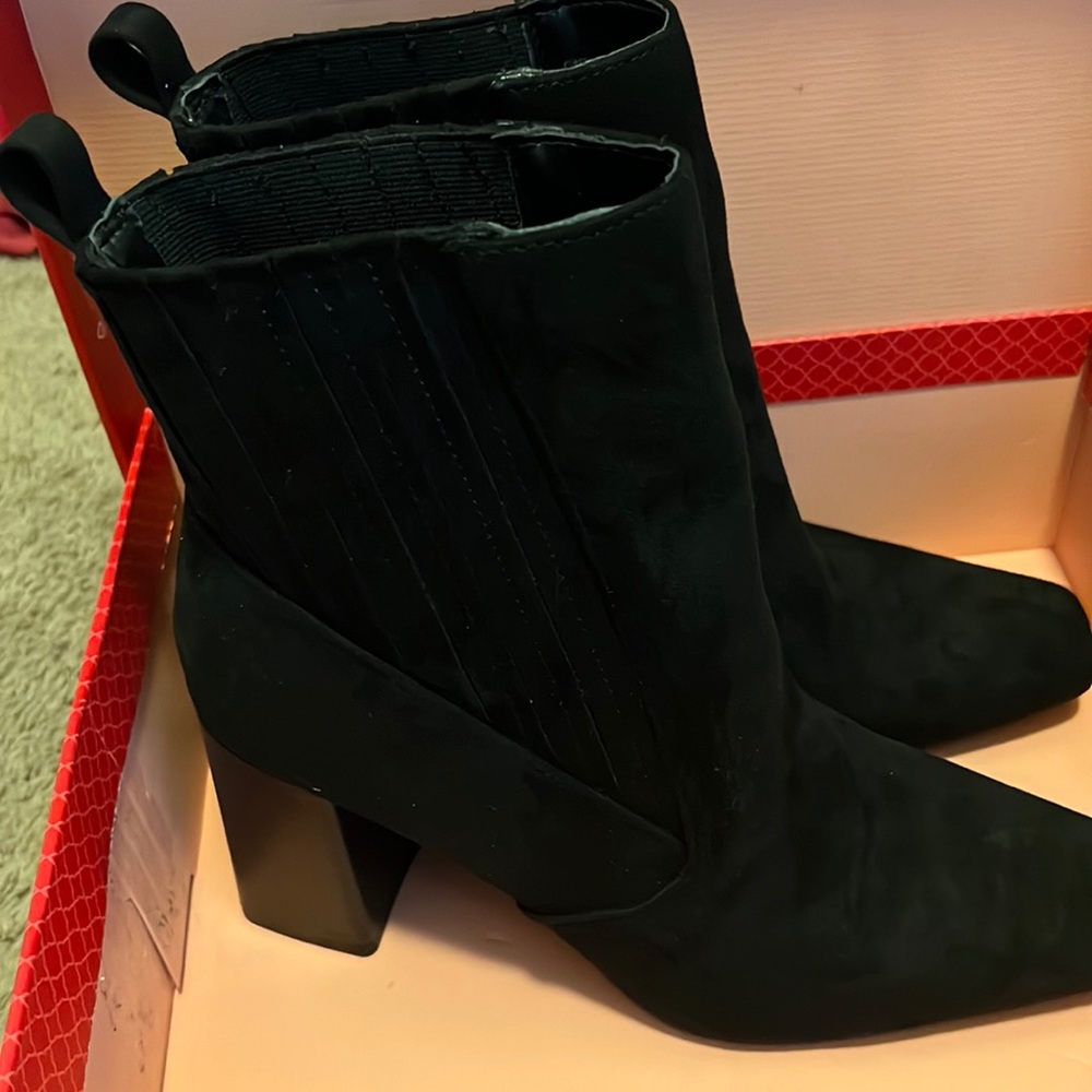 Kelly & Katie Black Stretch Booties Size 10